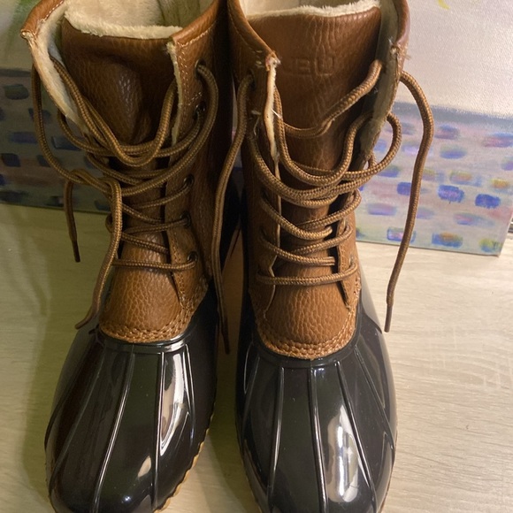 JBU Duck Boots - Picture 5 of 5